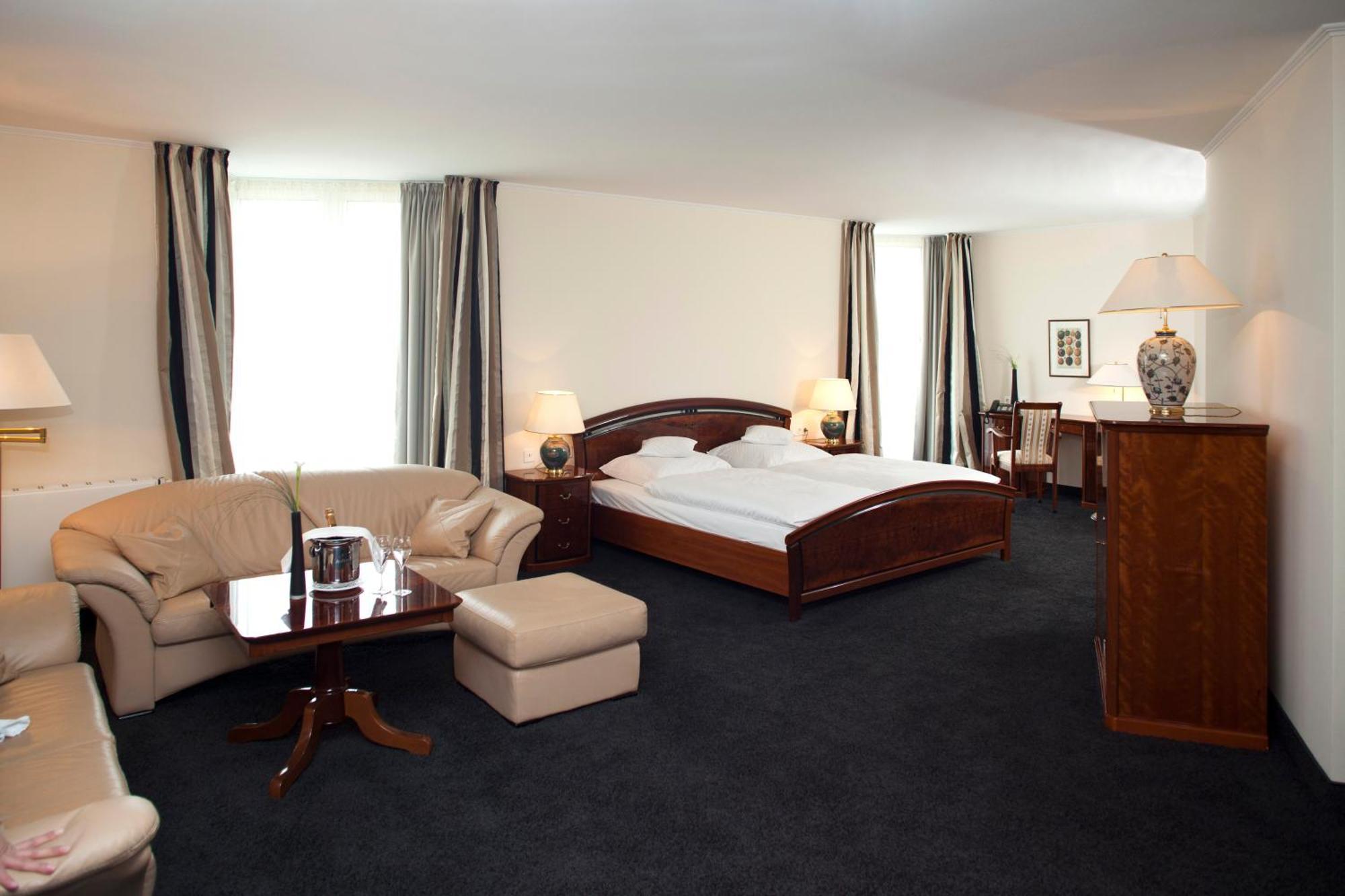 Romantik Hotel Waldschloesschen Шлезвиг Экстерьер фото